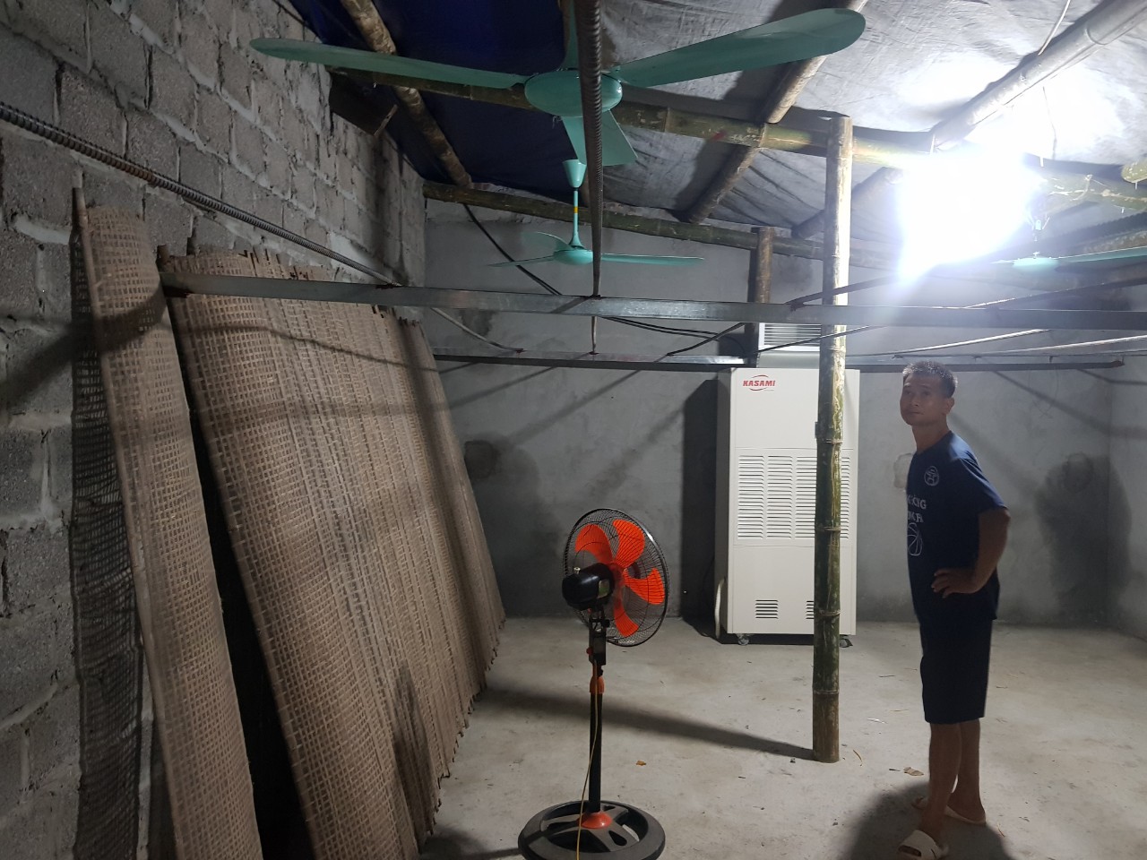 Tuyệt chiêu dùng máy hút ẩm sấy bánh đa nem tại Hà Nam